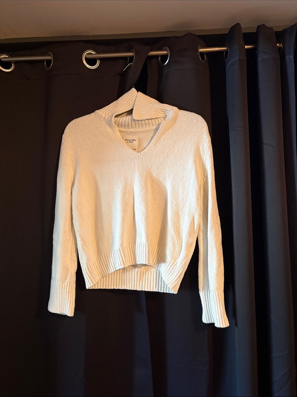 Abercrombie & Fitch Cream V-Neck Lightweight Knit Sweater